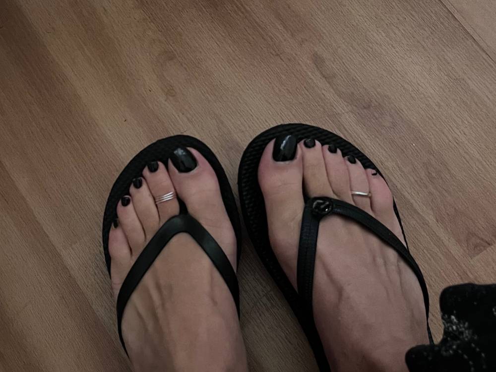 Kiki Feet