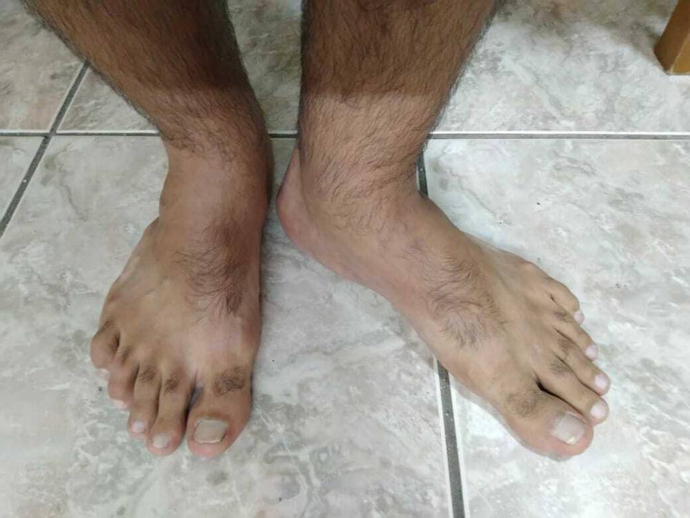 male_feet